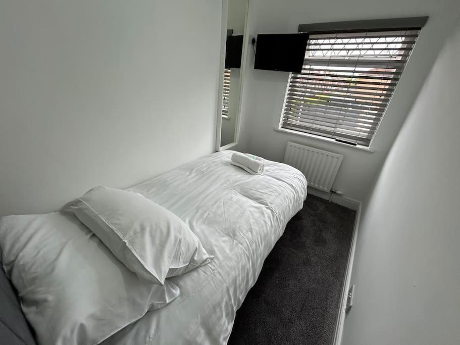 Modern & Spacious 4 Bedroom Home Crewe Exterior foto